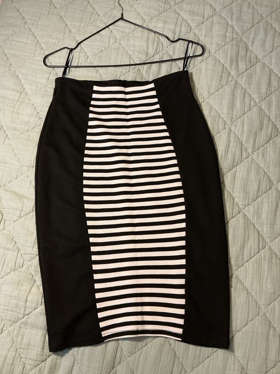 Jane Norman Dresses & Skirts - Black Pencil Skirt with Black & White Striped Center Panel